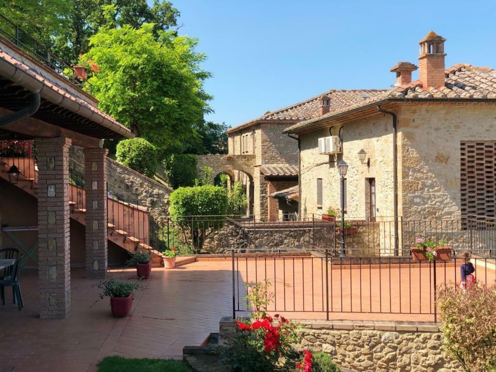 וולטרה Agriturismo Casale Giulia מראה חיצוני תמונה